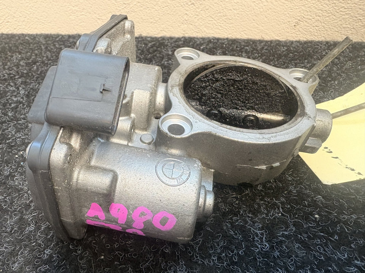 2013 BMW 318d WBA3D36010NP71576 - Throttle Body PN: 13 54 7 810 752 Throttle
