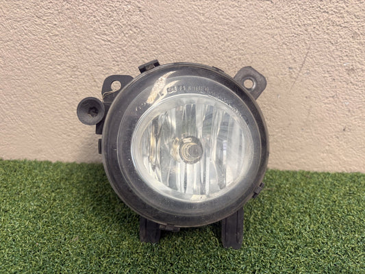 2013 BMW 320i - Left Spotlight