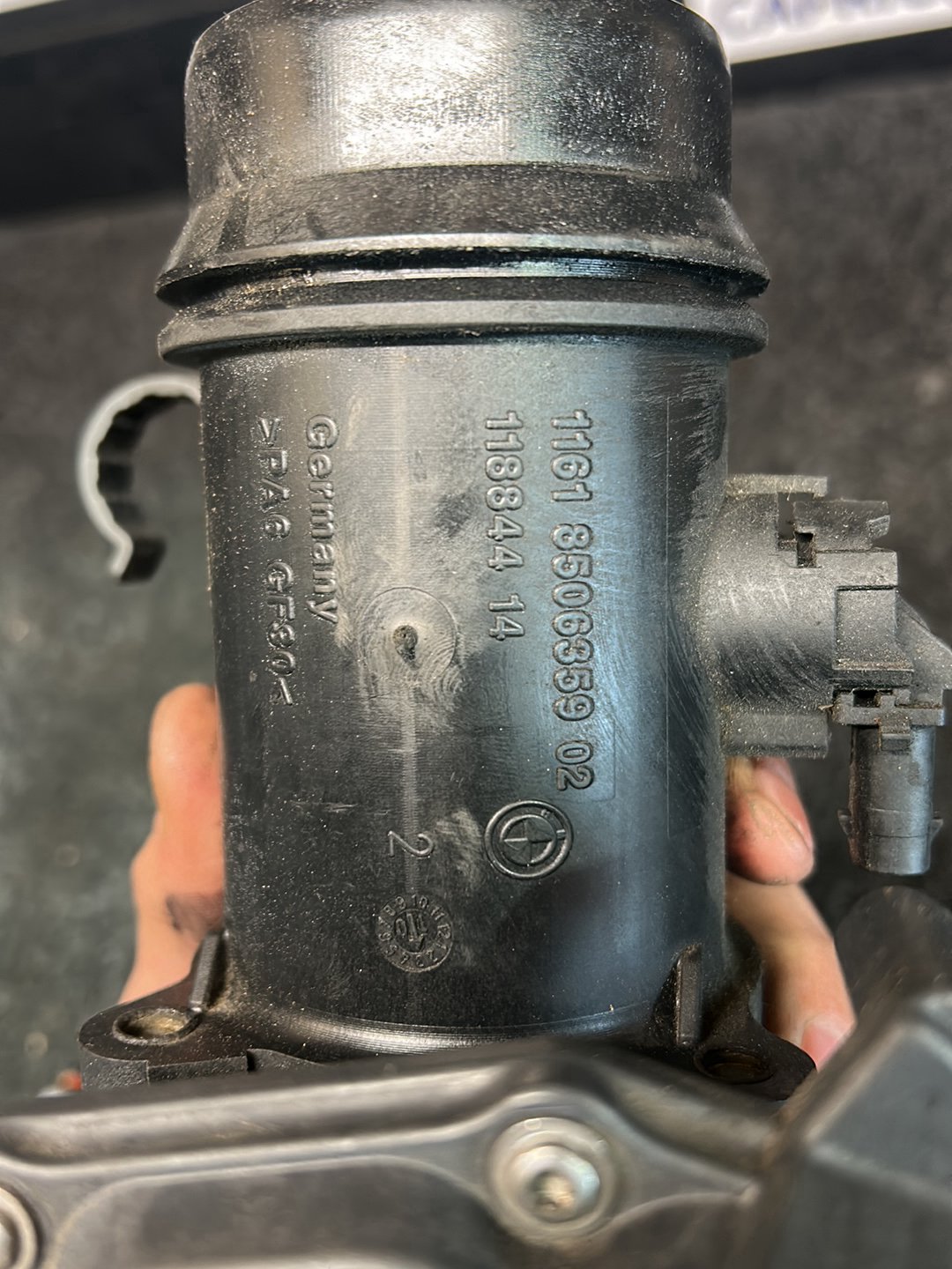 2010 BMW 320d 320 E90 - Throttle Body PN: 11 61 7 810 765 - 13 54 7 810 752