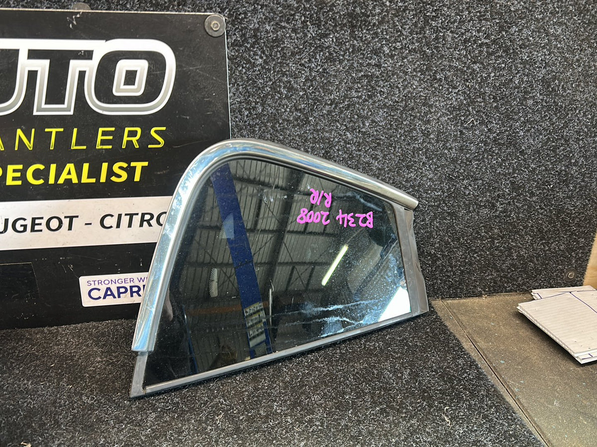 2018 Peugeot 2008 HNZ - Right Rear Quarter Glass PN: 98 009 837 80 REAR QUARTER GLASS Right