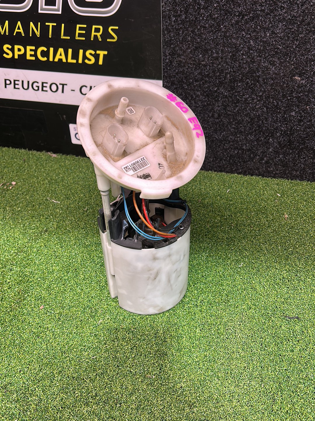 2008 BMW 320 E92 - Fuel Tank Pump