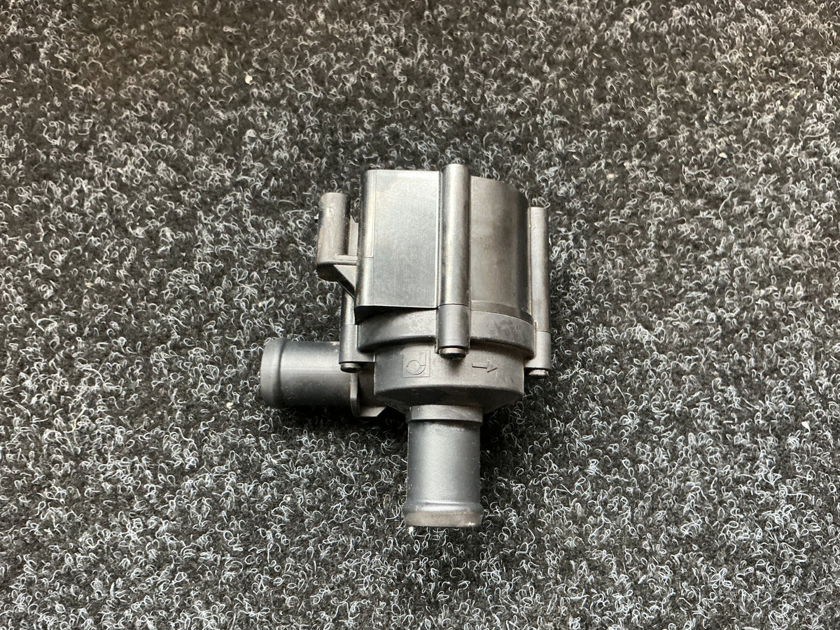 2015 Skoda Octavia - Auxilary Water Pump