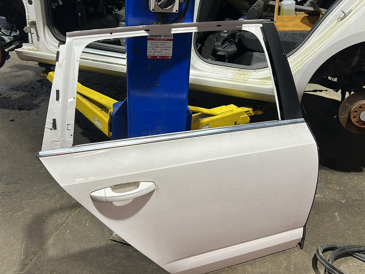 2015 Skoda Octavia - Right Rear Door