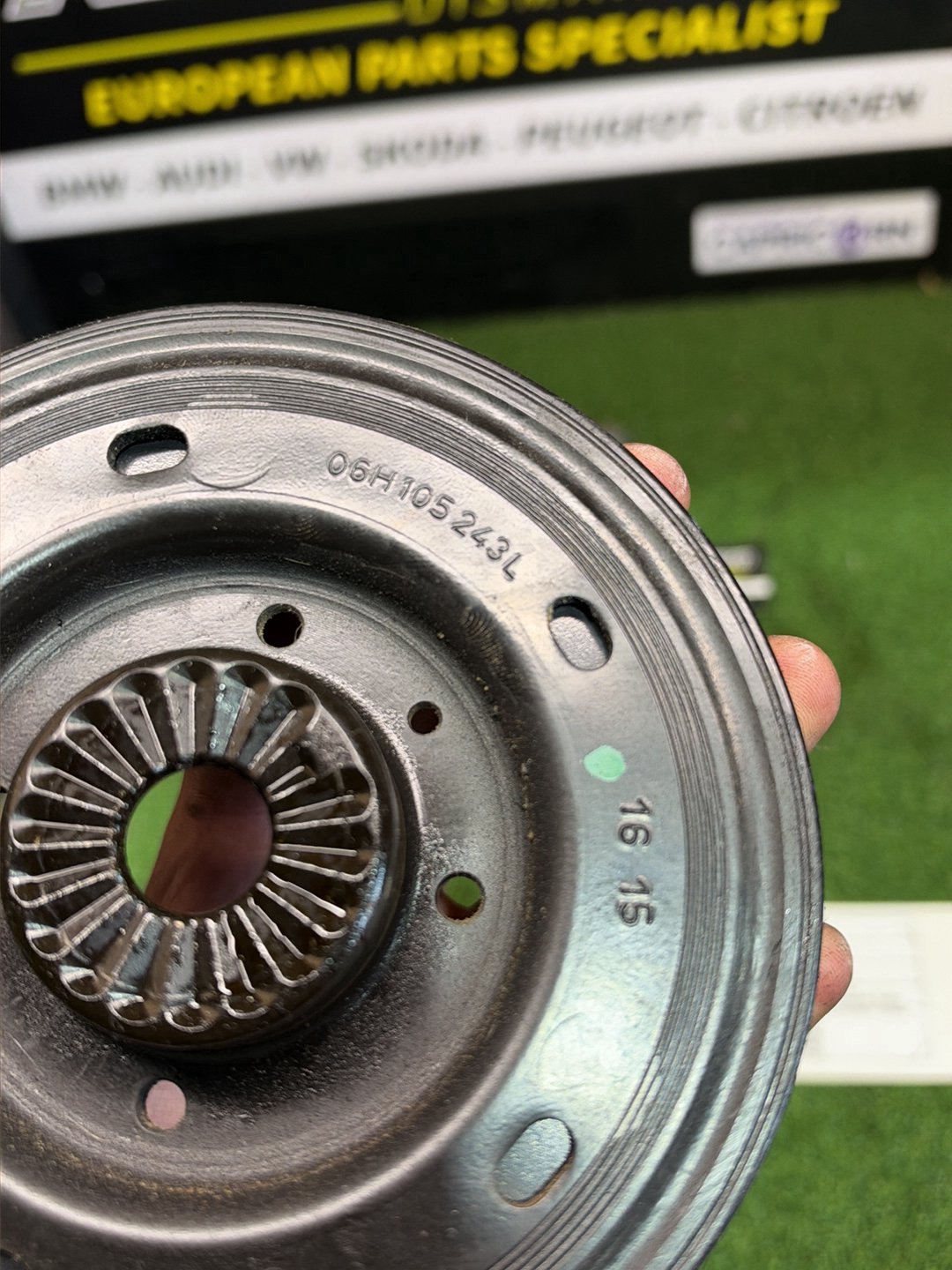 2015 Skoda Octavia - Crankshaft Pulley